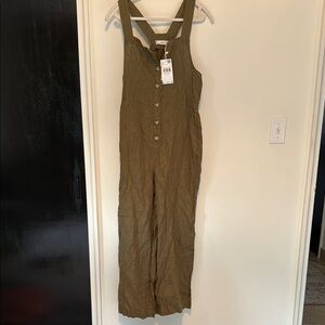 Mango Green Linen Jumpsuit with Wide Straps and Relaxed Fit